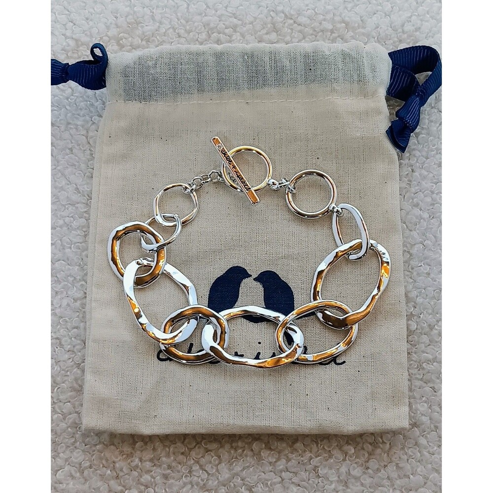 Chloe + Isabel Silver-Tone Hammered Oval Chain Link Toggle Bracelet w Dustbag - Picture 4 of 5